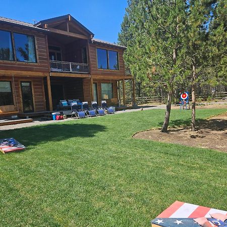Beautiful Riverfront Near Mt Bachelor With Hot Tub Bend Kültér fotó